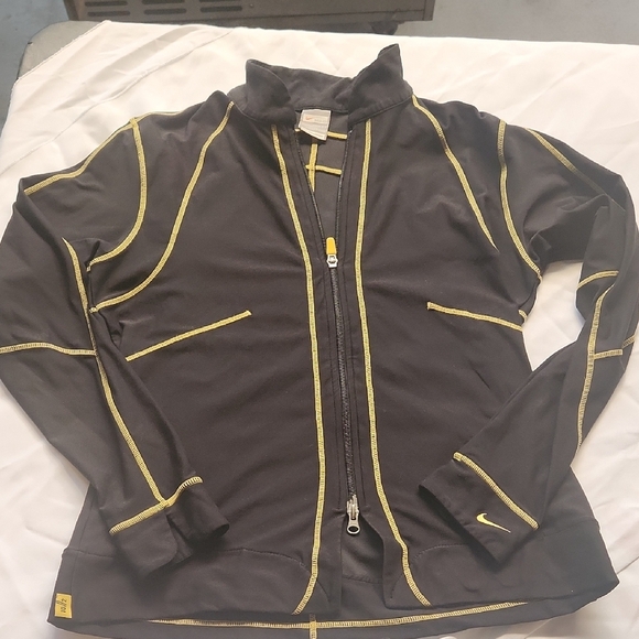 Nike Black and Yellow Ski Jacket with Dynamic Design - Picture 1 of 6